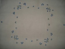 Alte bestickteTischdecke aus Baumwolle 79 x 81 cm Omas handarbeit 