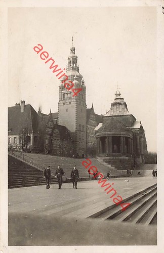 Deutsche soldaten vor rathaus - deutsche,
