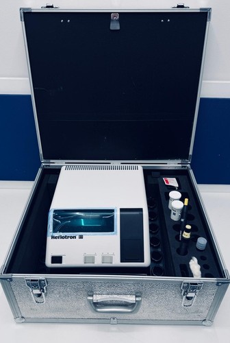 Roche reflotron analyzer - 1,