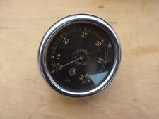 MAXIMAL Benzinuhr Oldtimer vor