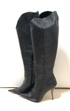 Neue Stiefel aus echter Python