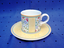 Kaffeetasse mit Untertasse von