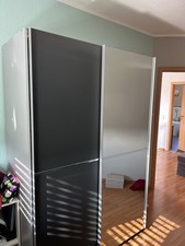 Schwebetürenschrank