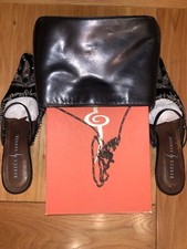 Schwarze Rebeca Sanver