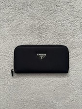 PRADA Zippy Wallet Geldbörse