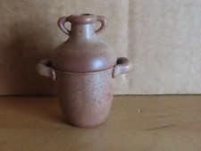 Figur Kanne klein braun Deckel