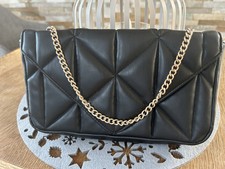 Handtasche mit goldfarbener