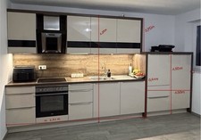  Hochglanz-Einbauküche inkl