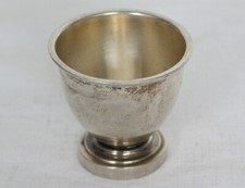 SCHÖNER ALTER EIERBECHER AUS