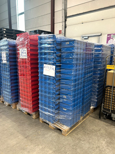 Jeweils 100 stapelkisten pro - jeweils,