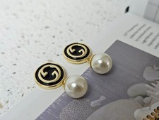 Gucci Ohrringe gold GG logo Ohrstecker Top Zustand mit Box