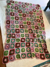 Wunderschöne gehäkelte Decke