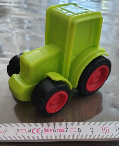 Kleiner spielzeug traktor - kleiner,
