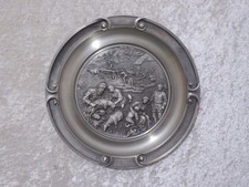 Zinn Design Relief Wandteller