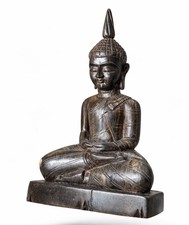 Kandy-Stil „Massive Buddha