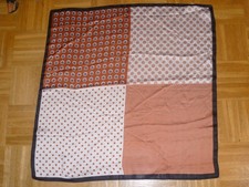 Halstuch m. gepunktetem Muster, ca. 72 x 71 cm.