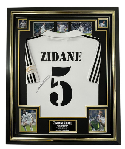 Gerahmtes zinedine zidane - gerahmtes,