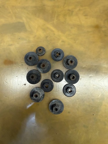 Mercedes 190 mutter kunststoff - 190,