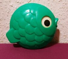 DDR KINDER BADEFISCH TIER aus Plaste Grün bewegliche Augen OSTALGIE VINTAGE 