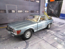 MERCEDES BENZ SL R107 Hardtop 350SL 1977 blau met 4666 Sunstar Diecast SP  1:18