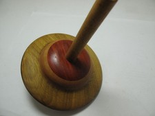 Schnur Kreisel -  mit diverse Hölzer, für Kinder ab 5 Jahre - Holzspielzeug