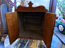 ANTIKER KIRCHENSCHRANK