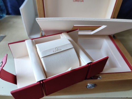 Omega uhrenbox watch box case - omega,