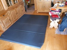 Schlafauflage VW Bus T5 und T6 der Fa Brandrup kappbar und wenig benutzt