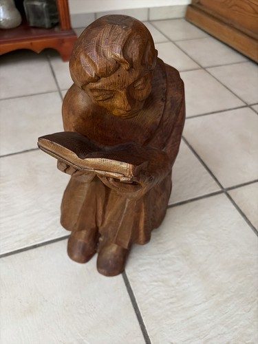 Holzskulptur lesender mönch - holzskulptur,