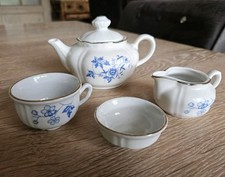 Altes Porzellan Puppengeschirr, Kinder Geschirr, 5-teilig.