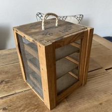 Antiker Vorratsschrank