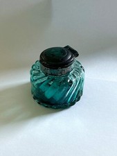 Bildschönes antikes  Tintenfass , Glas , Klappdeckel, H 5 ,5cm,  mal  6,5 cm