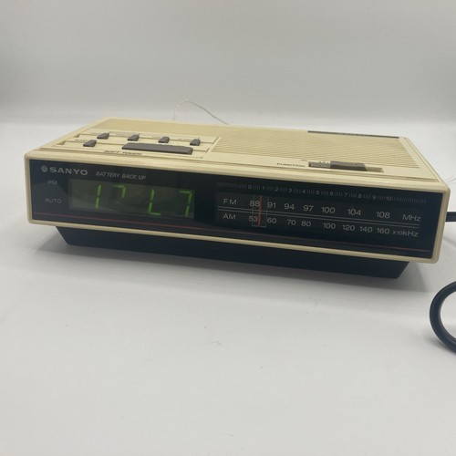 Retro sanyo alarm clock radio - retro,