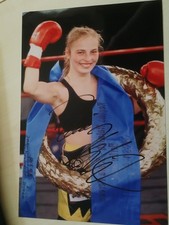 REGINA HALMICH - BOXEN -