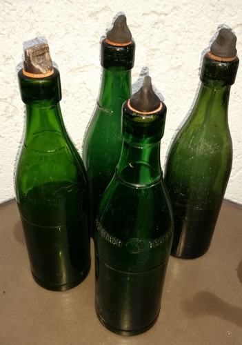 Apfelsaft flaschen grün - flaschen, "