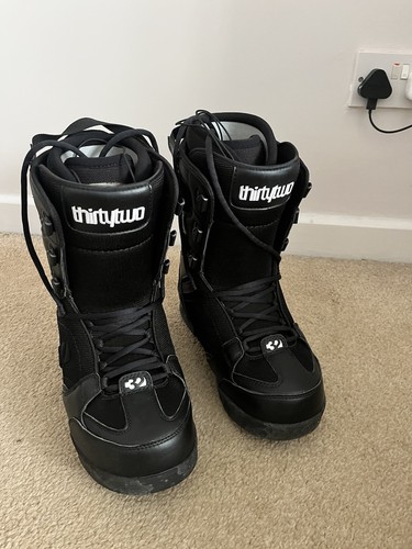 Thirty two snowboard - thirty,