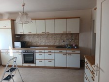 Küchenzeile mit Herd