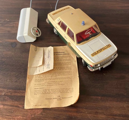 Wartburg 353 als streifenwagen - 353,