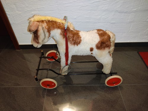 Steiff pferd auf rollen - steiff,