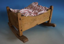 RS0522-081: Biedermeier Schaukelbett Bett Holz 19 Jhdt. für Puppe 