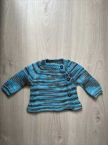 Handgestrickte babystrickjacke - handgestrickte,