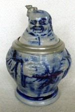 ALT Humpen Bierkrug Figurenkrug Mönch Westerwald um 1900 Krug Zinn Sammelkrüge