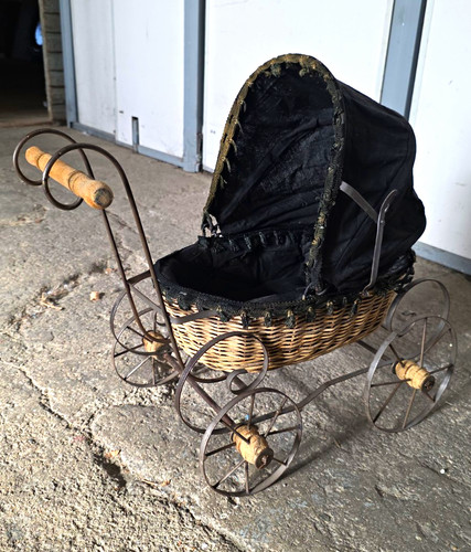 Antiker alter puppenwagen - antiker,