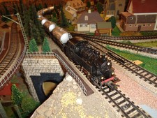 Märklin Konvolut - Tank-Güterzug Tenderlok BR81 004 + 7 Kesselwagen - ANALOG T76