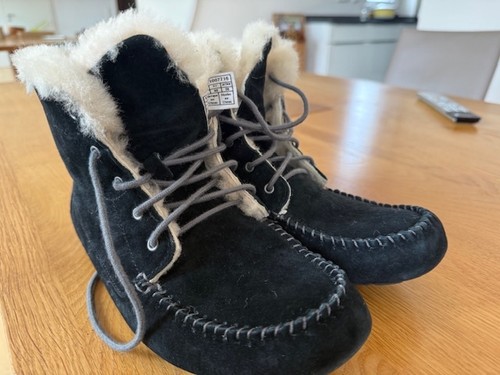 Ugg chickaree in - chickaree, gr.