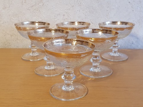 Sektschale oder likörglas - sektschale,