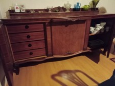 Klassisches Sideboard