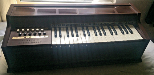 Magnus electronic chord organ - chord,