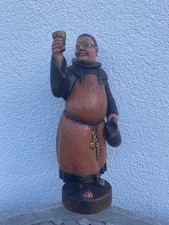 Holzfigur - Mönch mit Krug