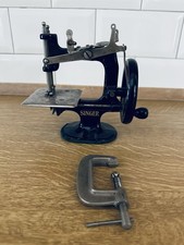 ALTE SINGER NÄHMASCHINE AUS
